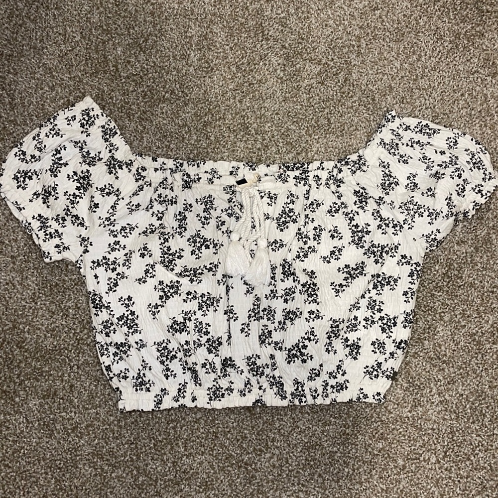 Roxy white floral off the shoulder crop top size L